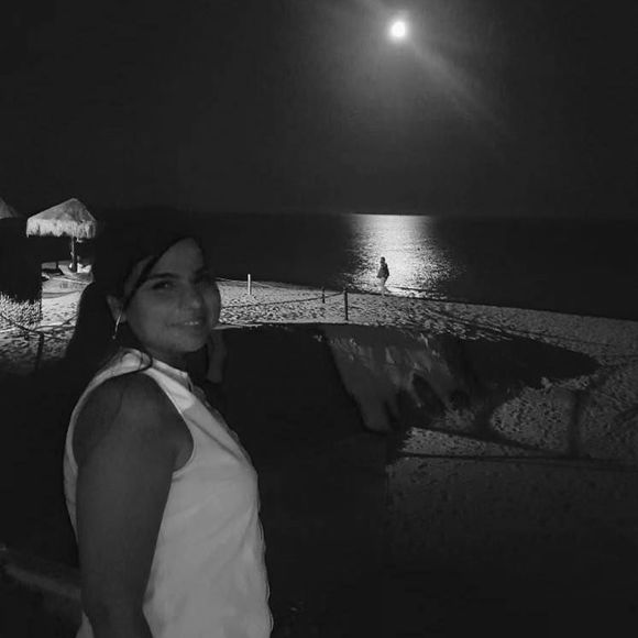 Meet your Posher, Zehra - Picture 1 of 1